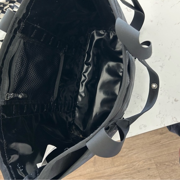 The North Face Explore Utility Tote - Picture 4 of 5